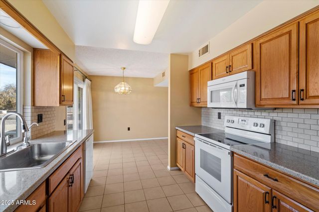 10528 W TUMBLEWOOD Drive, Sun City, AZ 85351