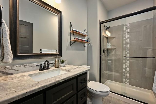 214 SW Roosevelt Ridge Drive, Lee's Summit, MO 64081