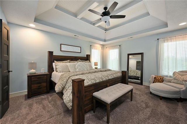 214 SW Roosevelt Ridge Drive, Lee's Summit, MO 64081