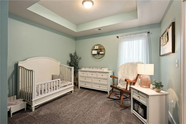 214 SW Roosevelt Ridge Drive, Lee's Summit, MO 64081