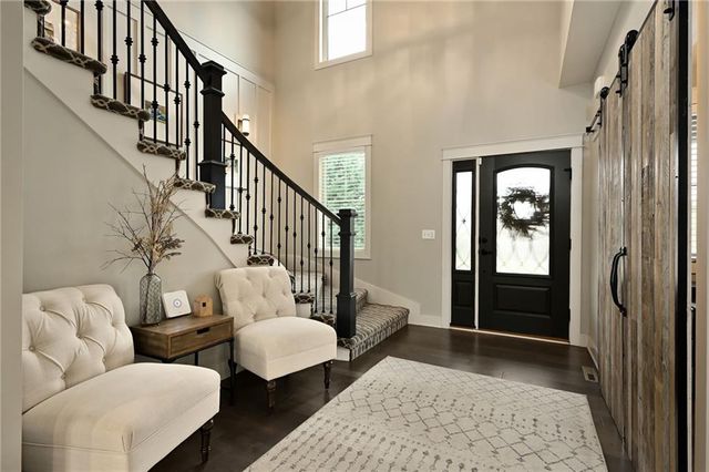 214 SW Roosevelt Ridge Drive, Lee's Summit, MO 64081