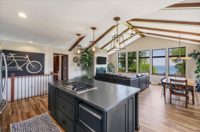 2727 Highland TERRACE, Sheboygan, WI 53083