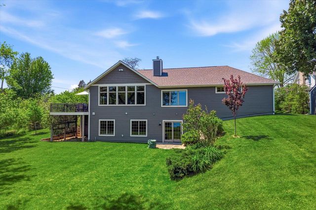 2727 Highland TERRACE, Sheboygan, WI 53083