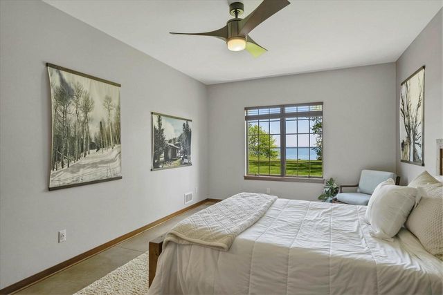 2727 Highland TERRACE, Sheboygan, WI 53083
