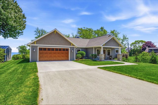 2727 Highland TERRACE, Sheboygan, WI 53083