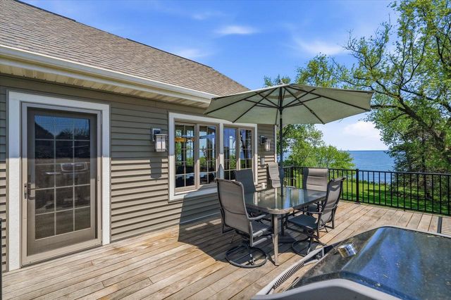 2727 Highland TERRACE, Sheboygan, WI 53083