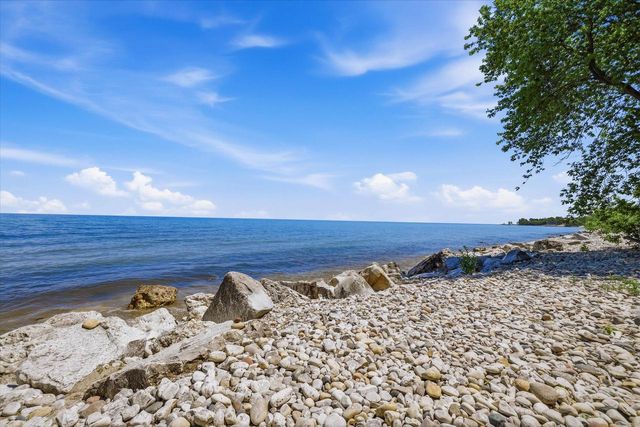 2727 Highland TERRACE, Sheboygan, WI 53083
