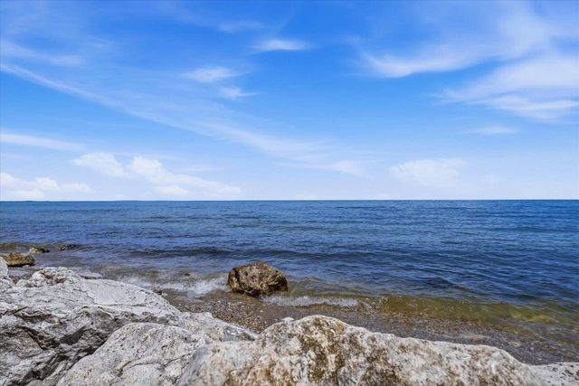 2727 Highland TERRACE, Sheboygan, WI 53083