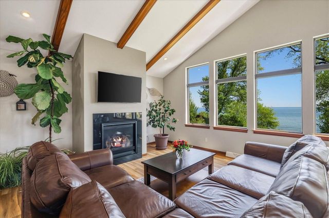 2727 Highland TERRACE, Sheboygan, WI 53083