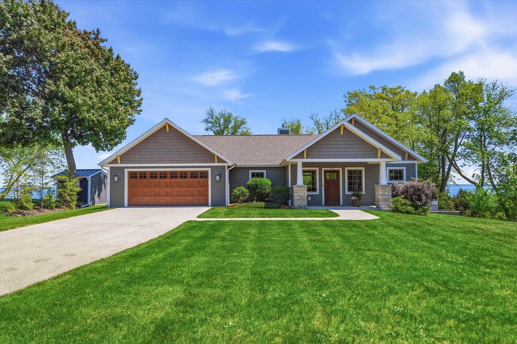 2727 Highland TERRACE, Sheboygan, WI 53083