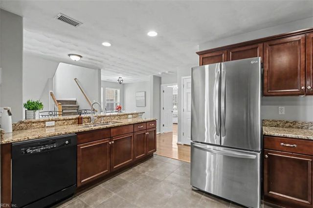 5448 Paperwhite LN, Virginia Beach, VA 23455