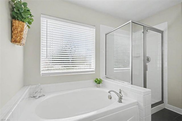 5448 Paperwhite LN, Virginia Beach, VA 23455