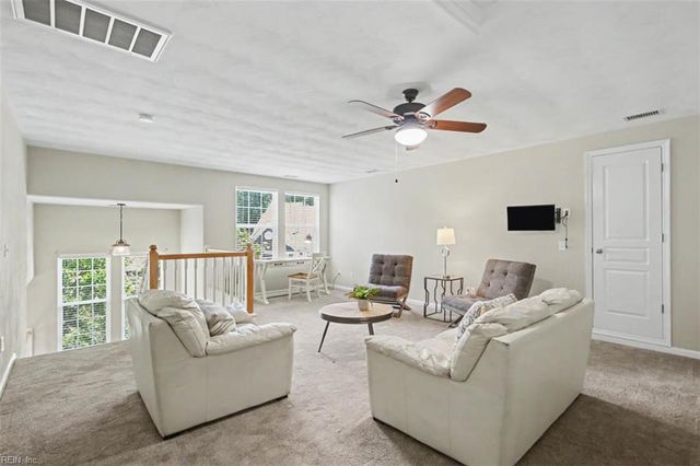5448 Paperwhite LN, Virginia Beach, VA 23455