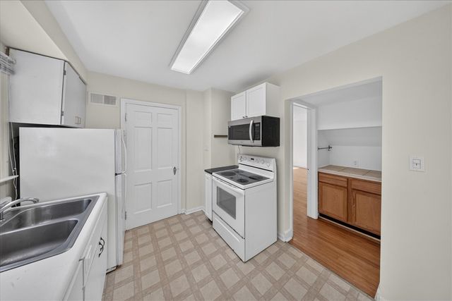 501 W Hoover Avenue, Ann Arbor, MI 48103