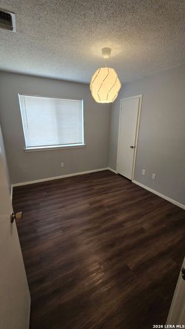6128 Ridge Oak, San Antonio, TX 78250