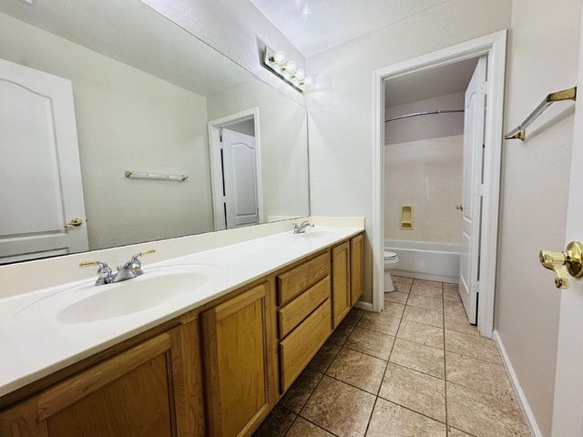 672 W Raven Drive, Chandler, AZ 85286