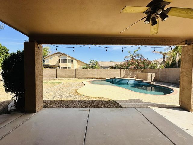 672 W Raven Drive, Chandler, AZ 85286