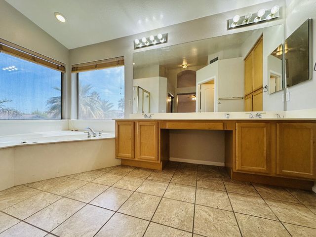 672 W Raven Drive, Chandler, AZ 85286