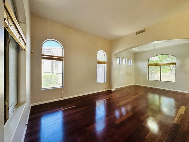 672 W Raven Drive, Chandler, AZ 85286