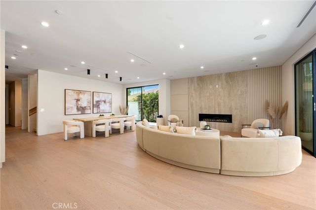 16728 Morrison Street, Encino, CA 91436