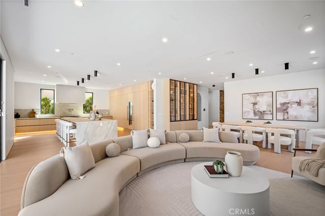 16728 Morrison Street, Encino, CA 91436