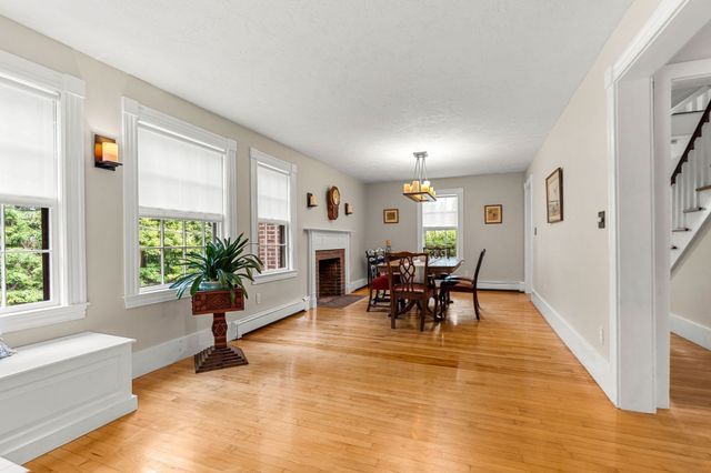 36 Cross St, Topsfield, MA 01983