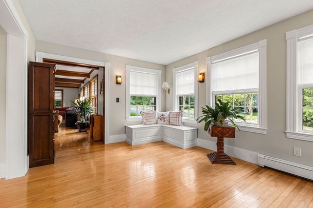 36 Cross St, Topsfield, MA 01983