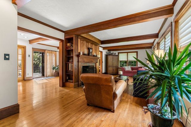 36 Cross St, Topsfield, MA 01983