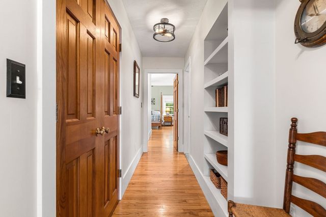 36 Cross St, Topsfield, MA 01983
