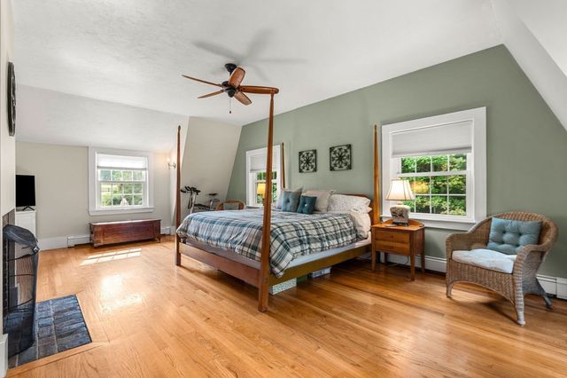 36 Cross St, Topsfield, MA 01983