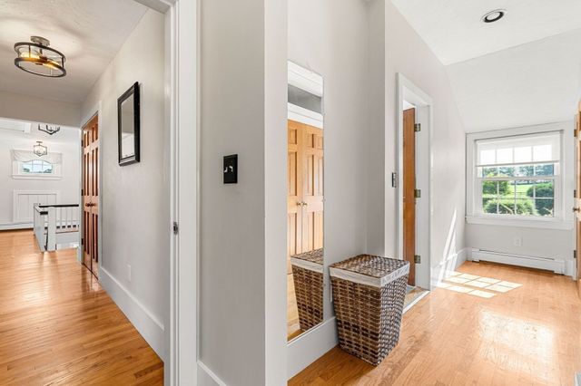 36 Cross St, Topsfield, MA 01983