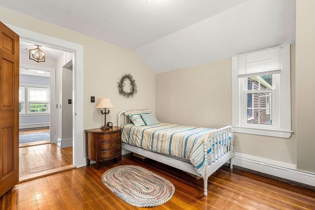 36 Cross St, Topsfield, MA 01983