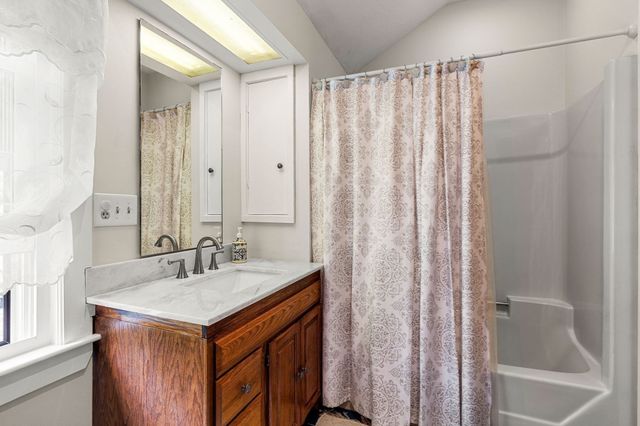 36 Cross St, Topsfield, MA 01983