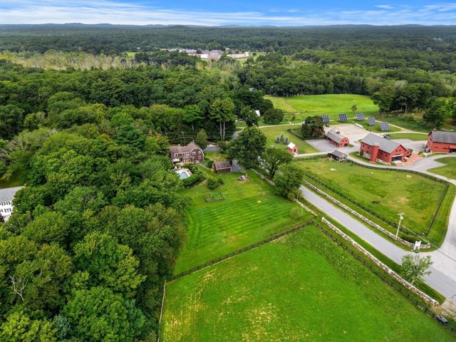 36 Cross St, Topsfield, MA 01983