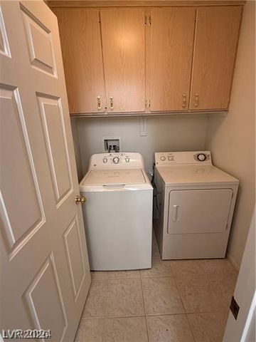 7042 Azure Beach Street, Las Vegas, NV 89148