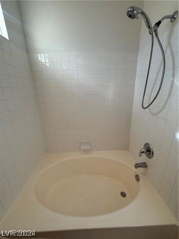 7042 Azure Beach Street, Las Vegas, NV 89148