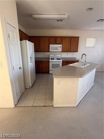 7042 Azure Beach Street, Las Vegas, NV 89148