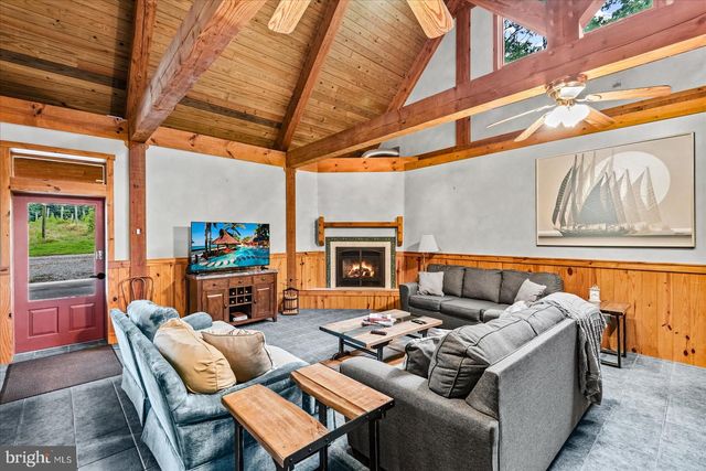 8215 OAK CREST DR, King George, VA 22485