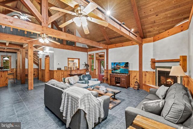 8215 OAK CREST DR, King George, VA 22485