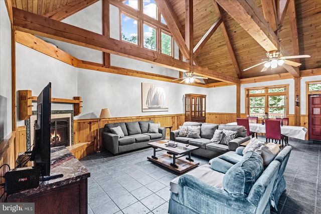 8215 OAK CREST DR, King George, VA 22485