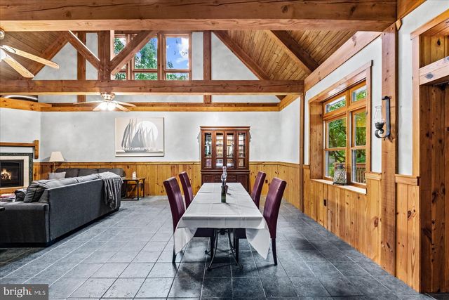 8215 OAK CREST DR, King George, VA 22485