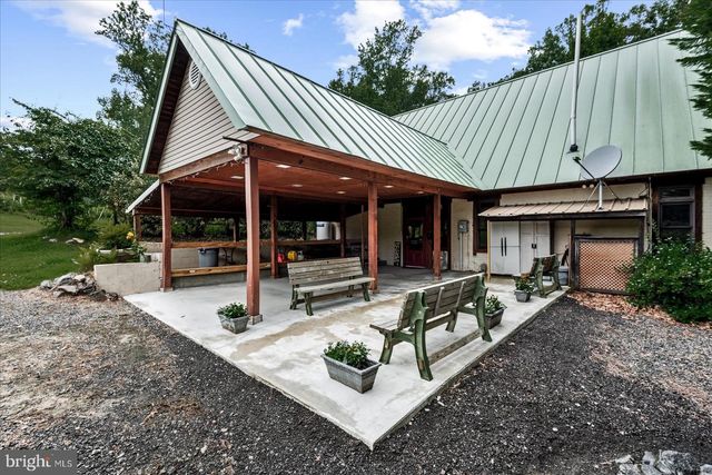 8215 OAK CREST DR, King George, VA 22485