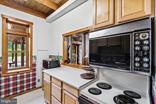 8215 OAK CREST DR, King George, VA 22485