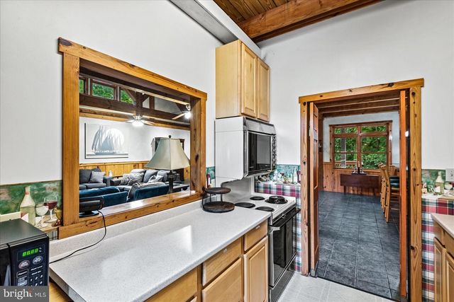 8215 OAK CREST DR, King George, VA 22485