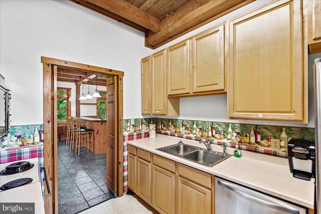 8215 OAK CREST DR, King George, VA 22485