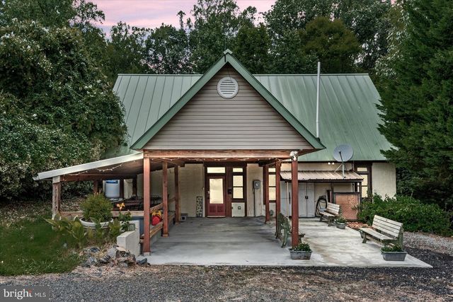 8215 OAK CREST DR, King George, VA 22485