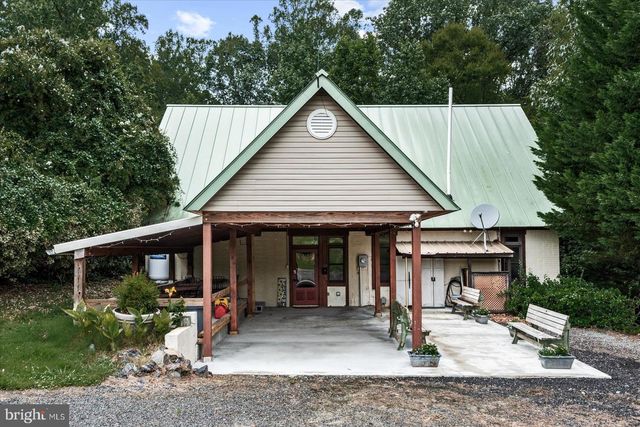 8215 OAK CREST DR, King George, VA 22485