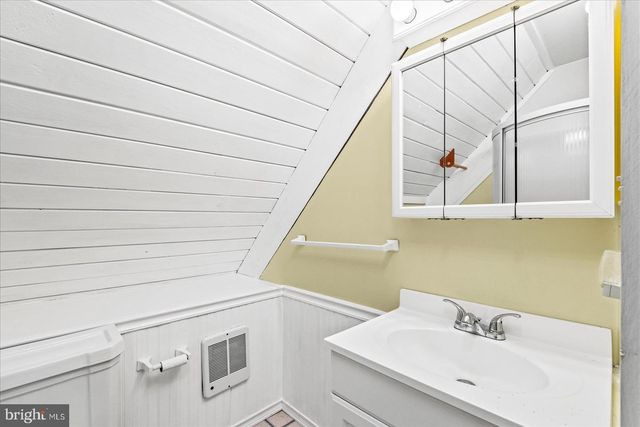 8215 OAK CREST DR, King George, VA 22485