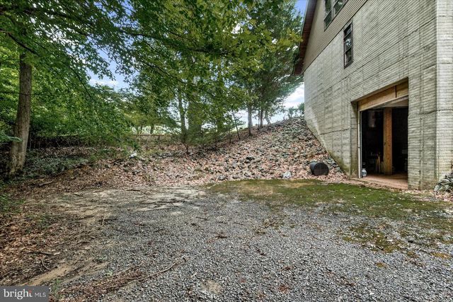 8215 OAK CREST DR, King George, VA 22485