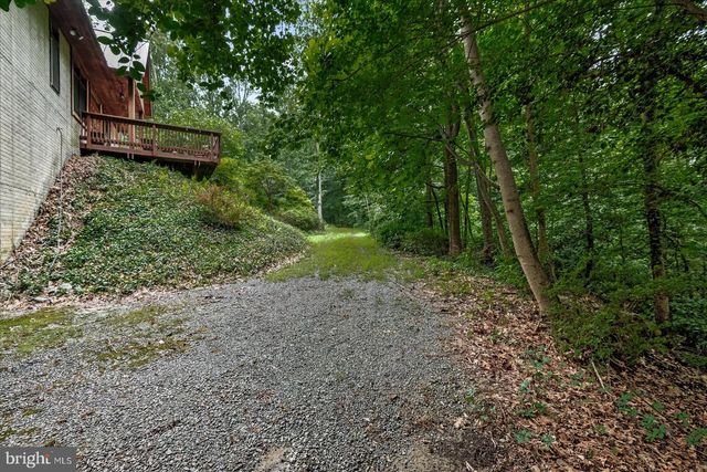 8215 OAK CREST DR, King George, VA 22485